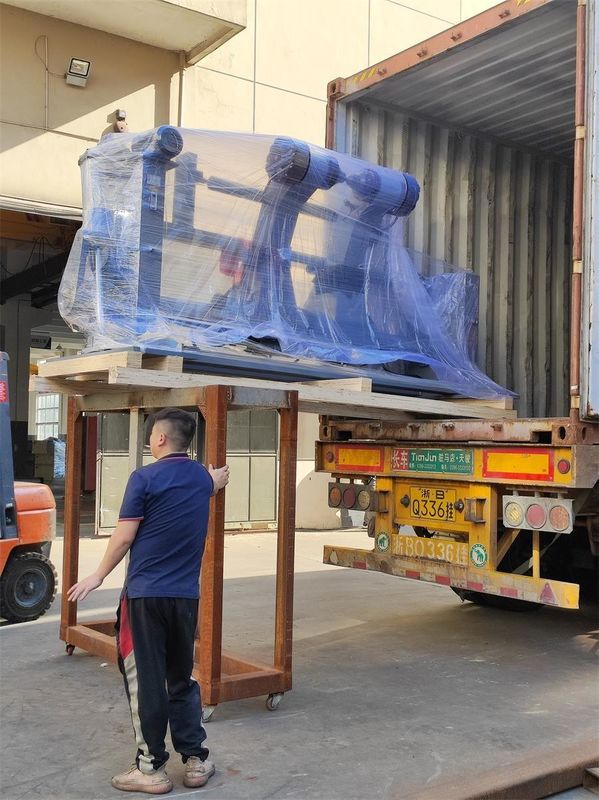 Kraft Kağıt Torbası 4 Renkli ve 100 mm çaplı Web Roller'li Flexo Baskı Makinesi