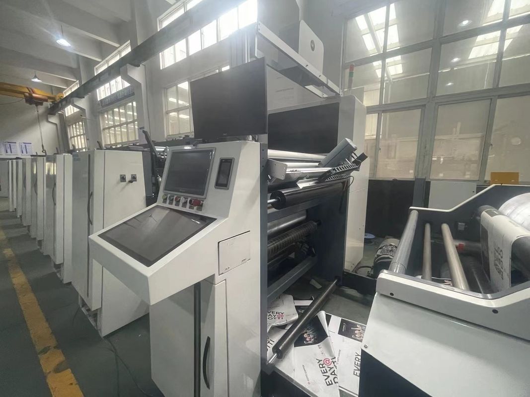 Yüksek Kaliteli Kağıt Kupa Yazdırma Makinesi Tek Geçişli Kurulmalı Yazdırma Makinesi Tek Geçişli Yazı makinesi