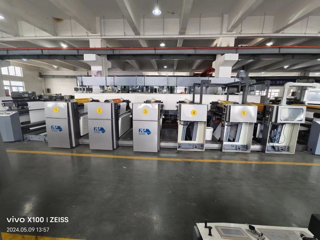 Zaman ve malzeme tasarrufu için özelleştirilmiş istek birimi tipi flexo baskı makinesi